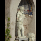 Figur in einem Brunnen